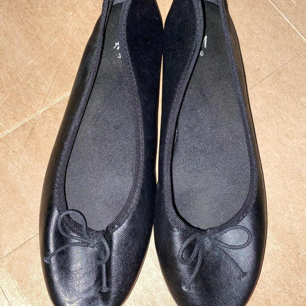 Worn flats - Picture 3 of 4